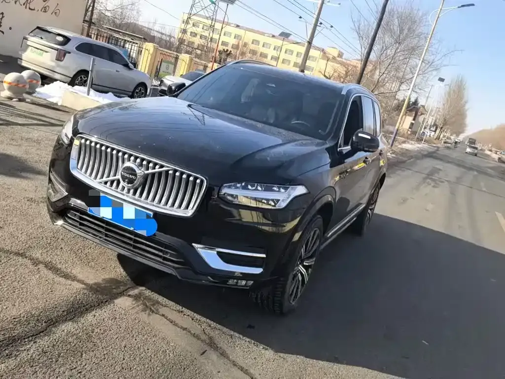 Volvo XC90 — фото 1