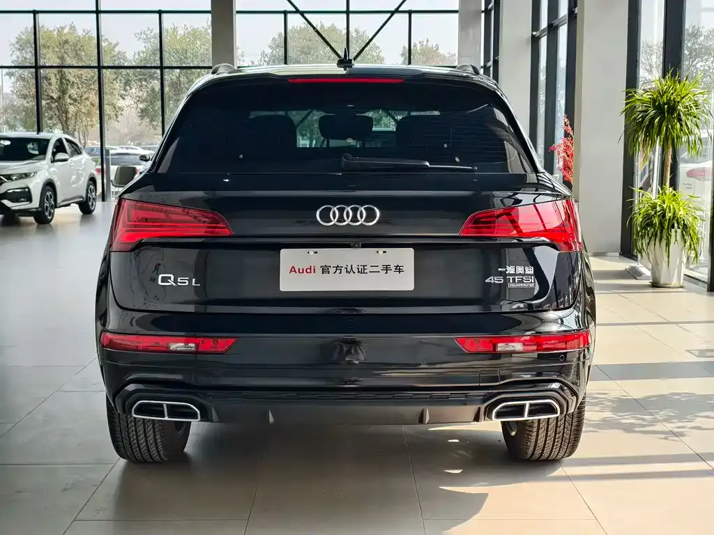 Audi Q5L — фото 2