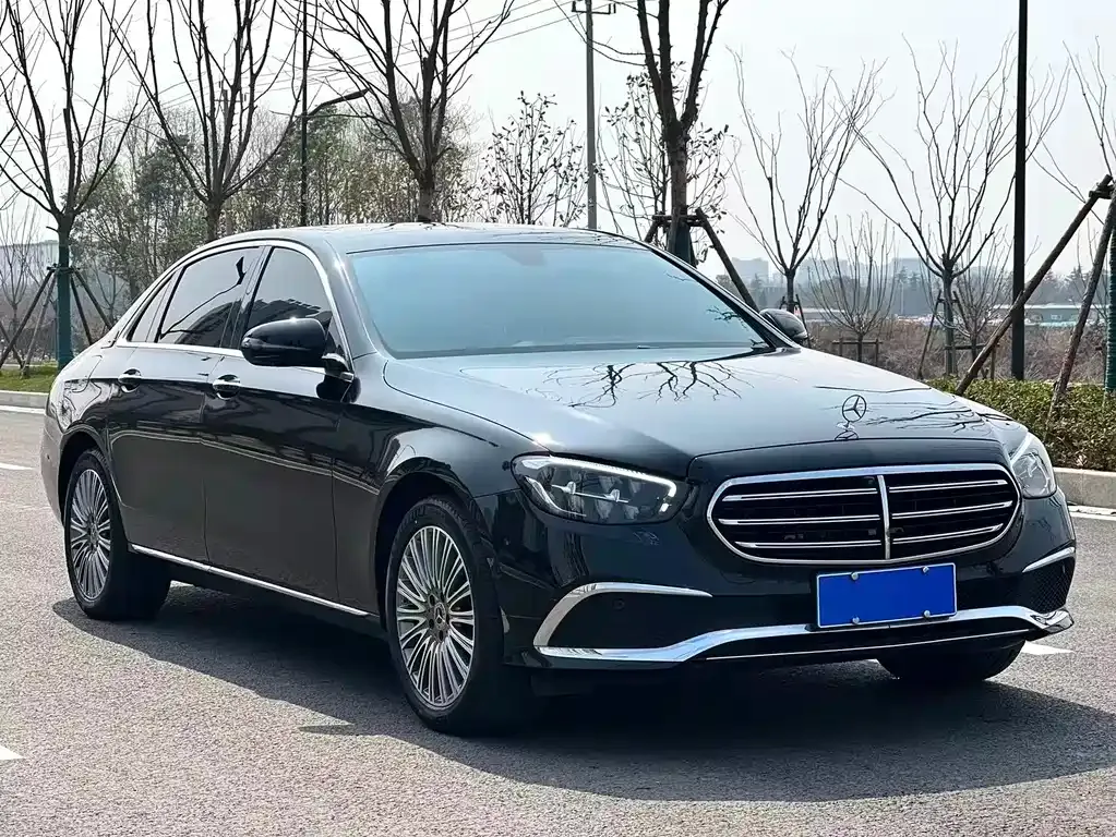 Mercedes-Benz E-Class — фото 5