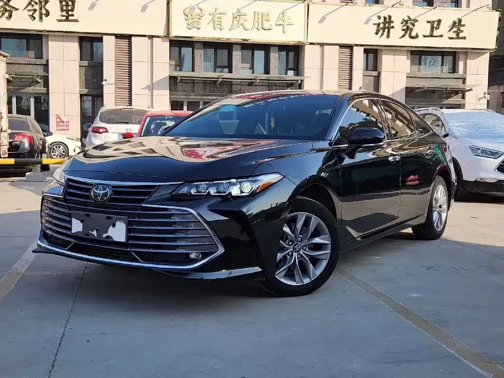 Toyota Avalon — фото 1