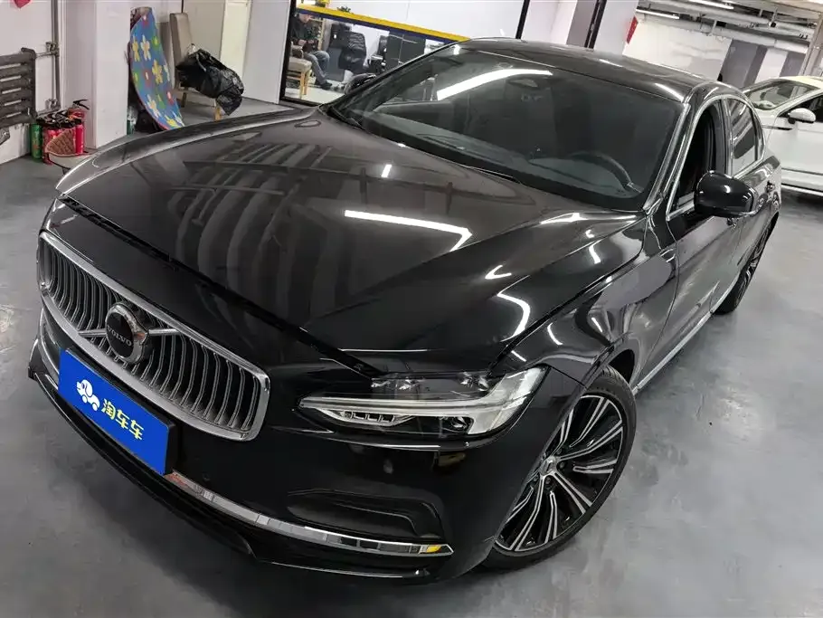 Volvo S90 — фото 1