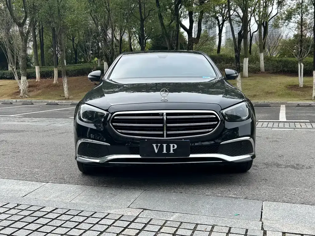 Mercedes-Benz E-Class — фото 9