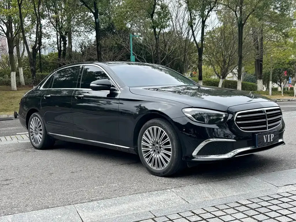 Mercedes-Benz E-Class — фото 10