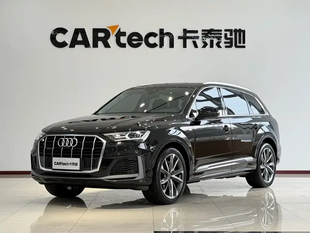 Audi Q7 — фото 1