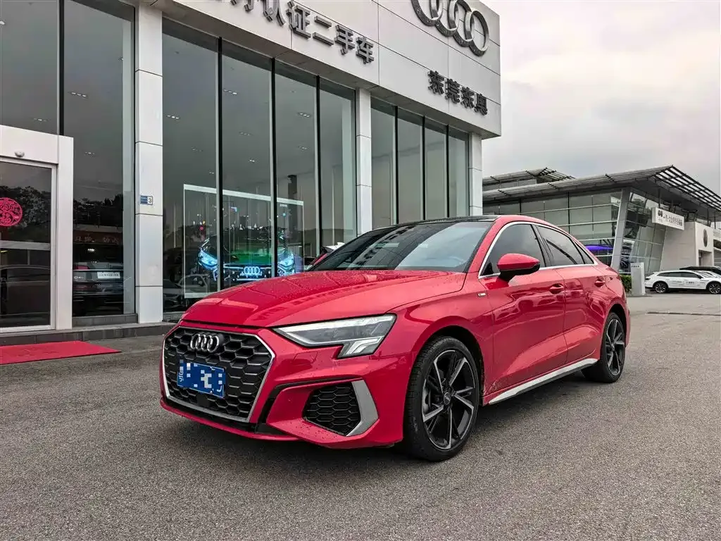 Audi A3 — фото 1