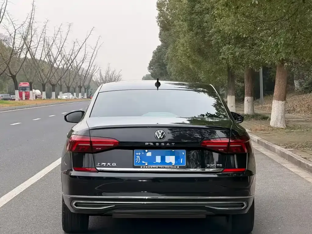 Volkswagen Passat — фото 5