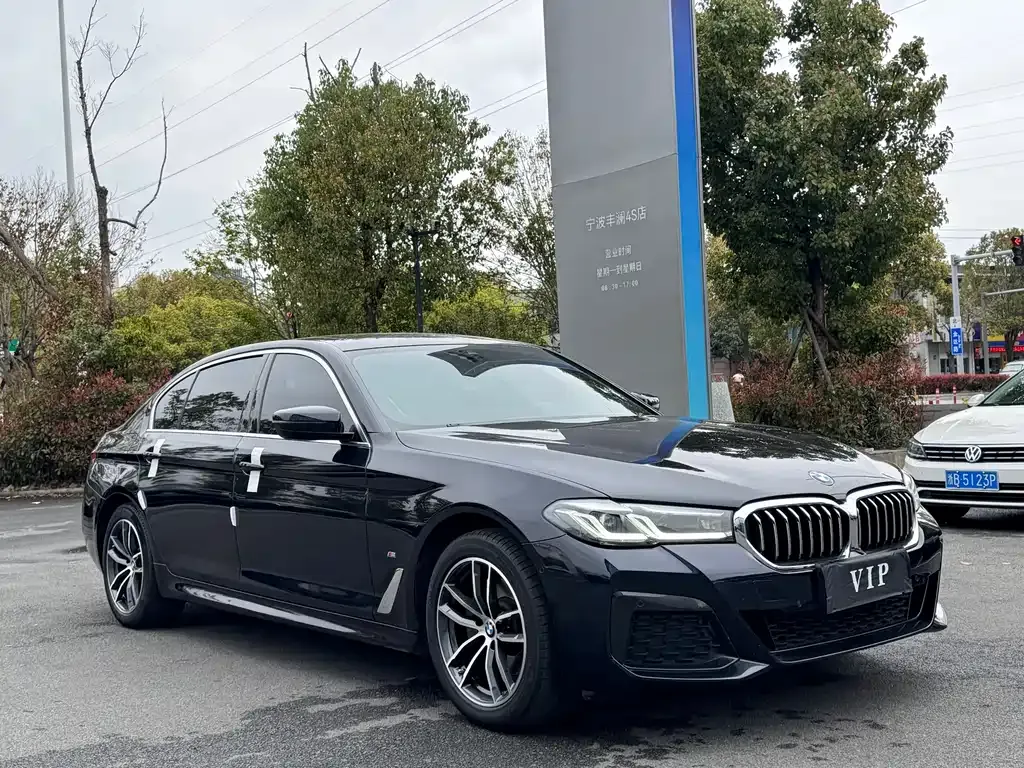 BMW 5 Series — фото 9