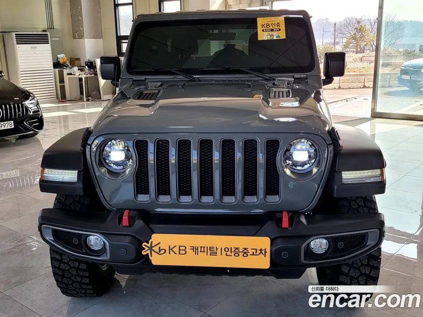 Jeep Wrangler — фото 1
