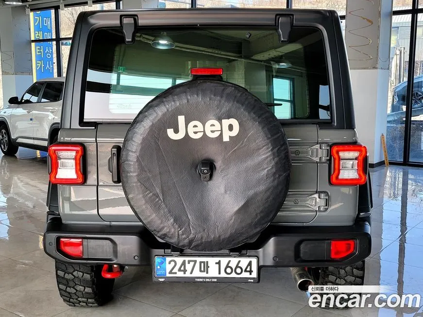 Jeep Wrangler — фото 8