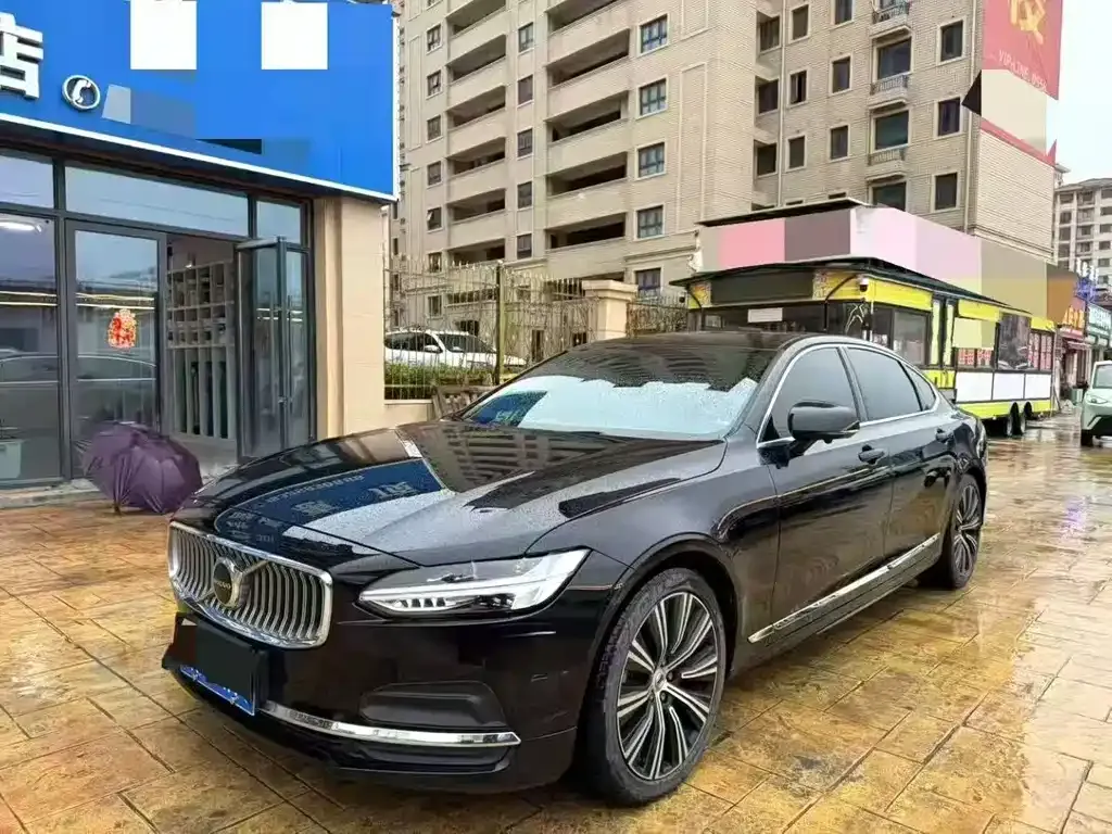 Volvo S90 — фото 1