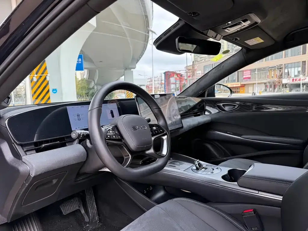 BYD Seal — фото 2