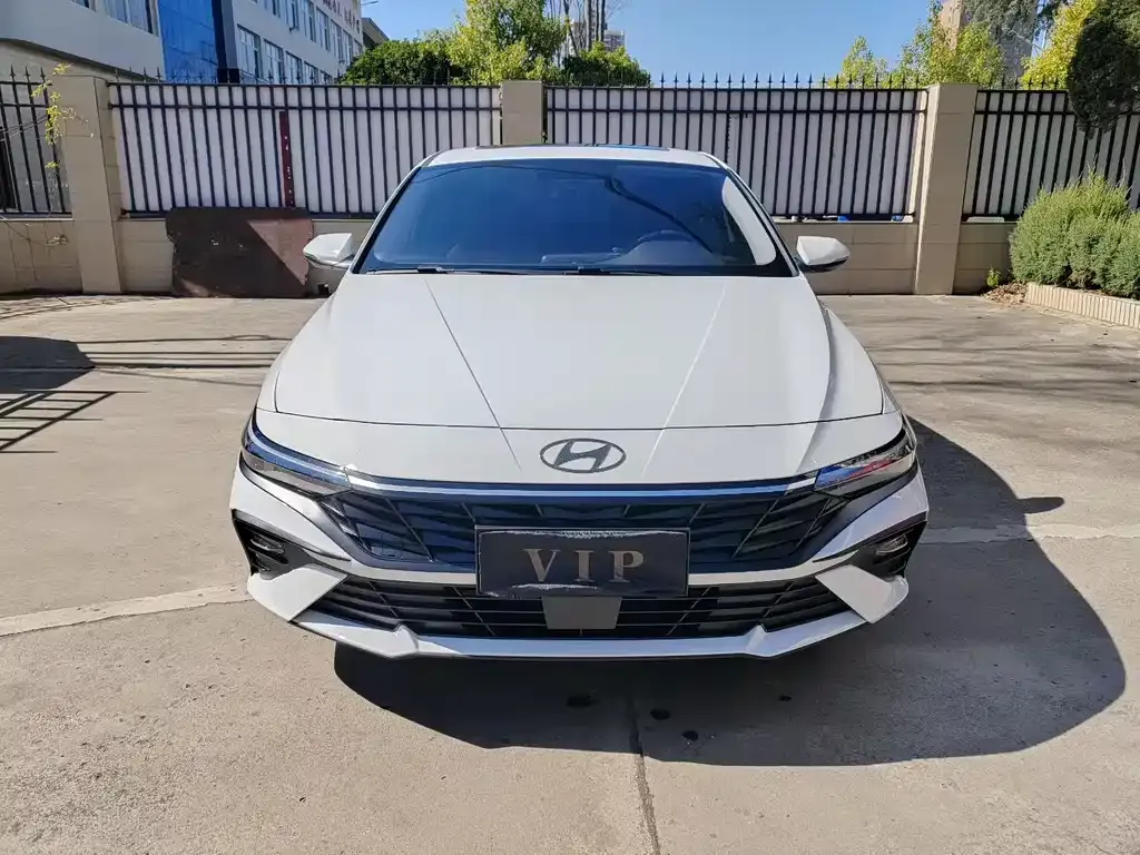 Hyundai Elantra — фото 9