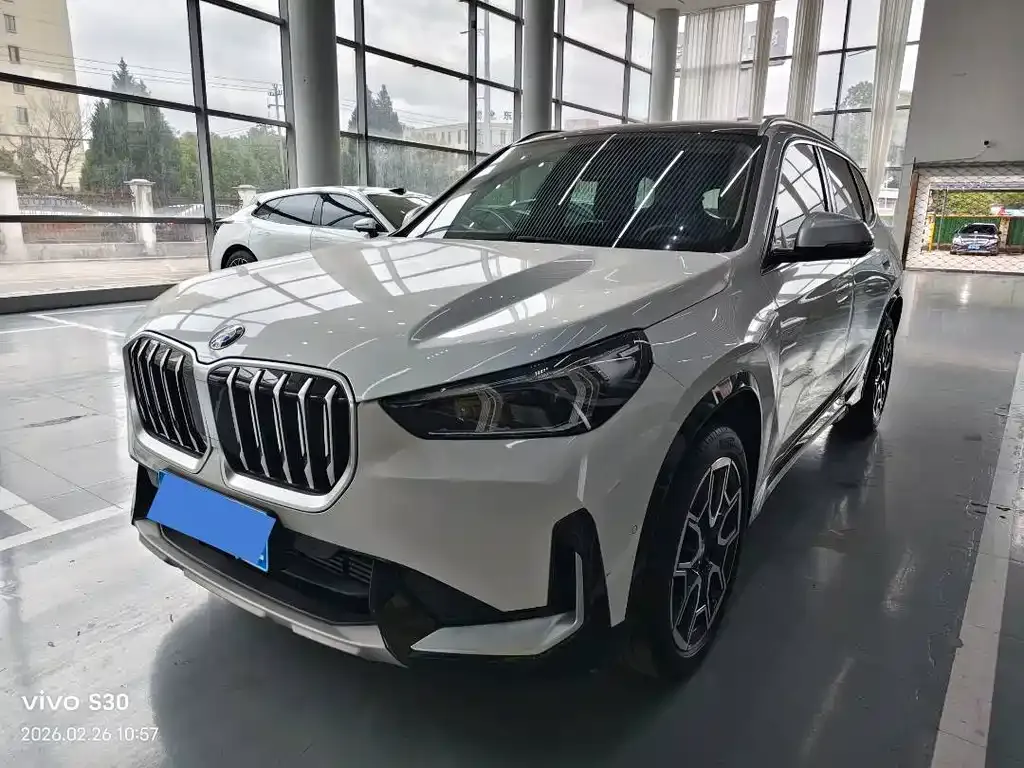 BMW X1 — фото 1