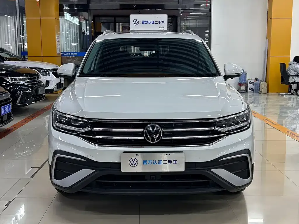 Volkswagen Tiguan L — фото 5