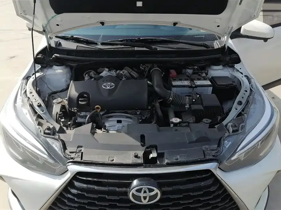 Toyota Yaris L — фото 8