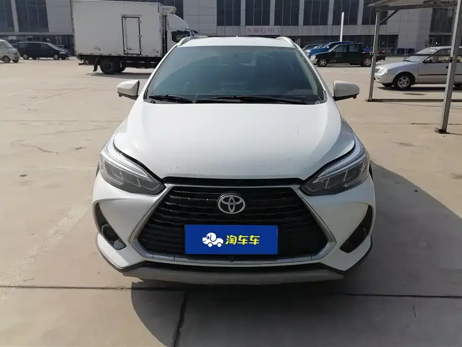 Toyota Yaris L — фото 2