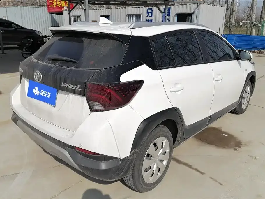Toyota Yaris L — фото 9
