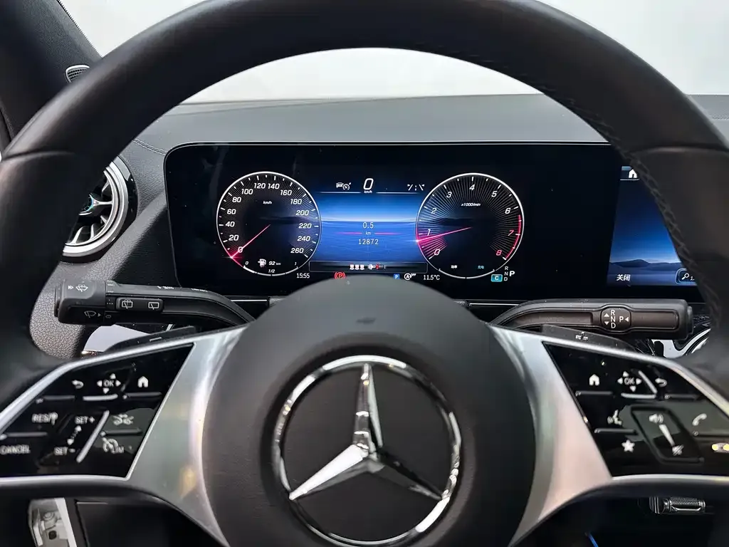 Mercedes-Benz GLA — фото 10