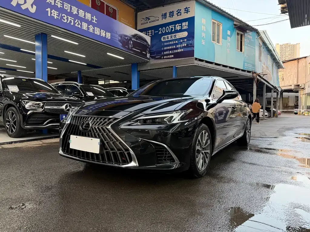 Lexus ES — фото 1