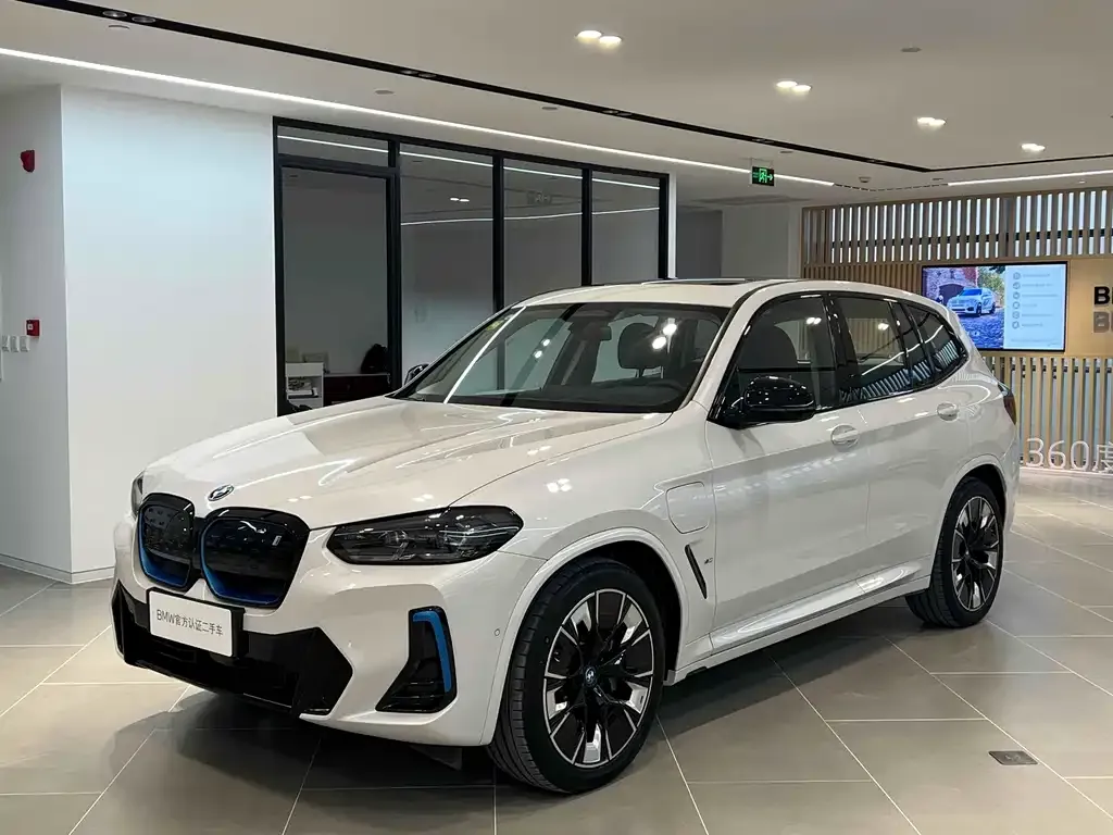 BMW iX3 — фото 1