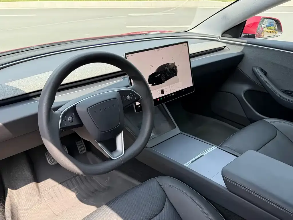 Tesla Model 3 — фото 5