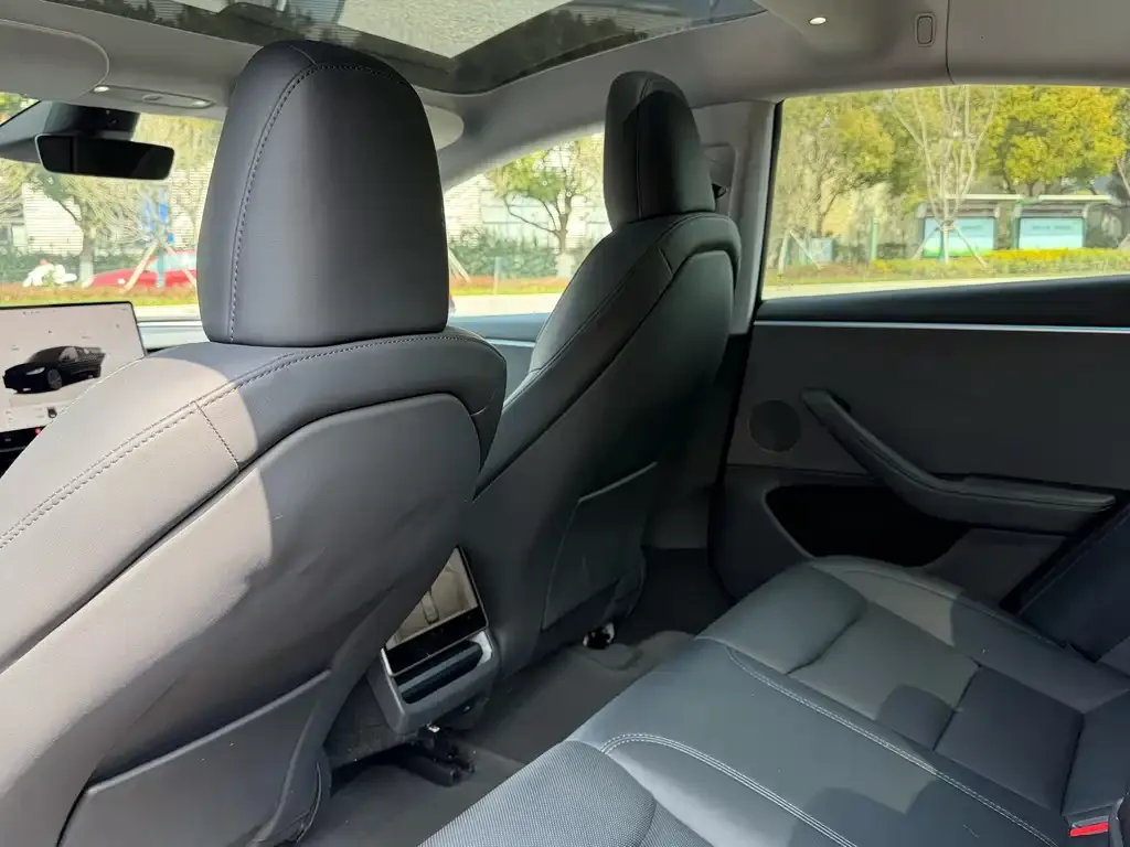 Tesla Model 3 — фото 3