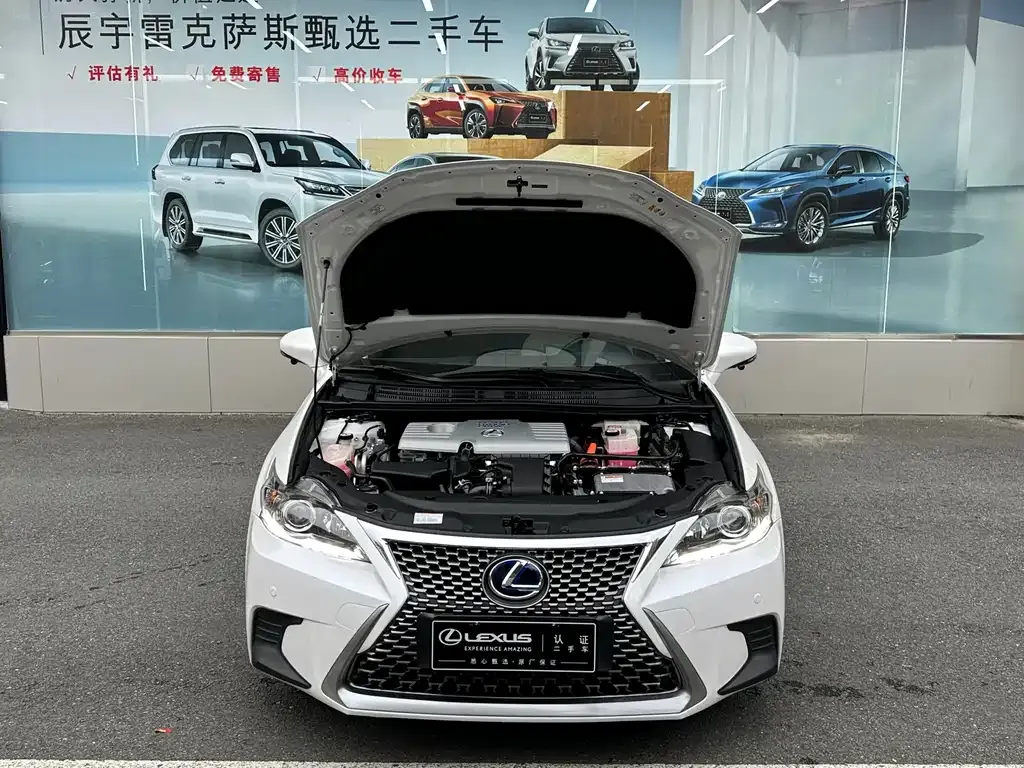 Lexus CT — фото 9