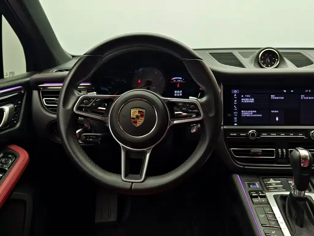 Porsche Macan — фото 7