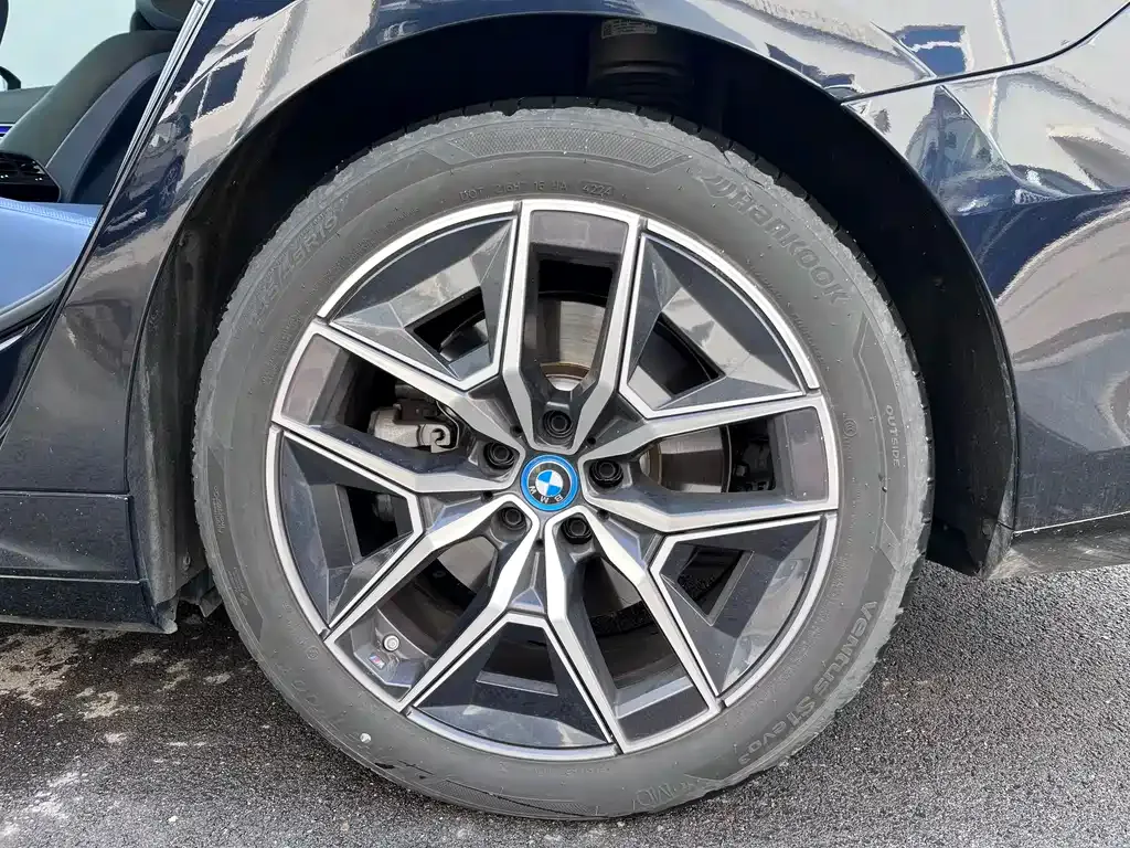 BMW i5 — фото 10