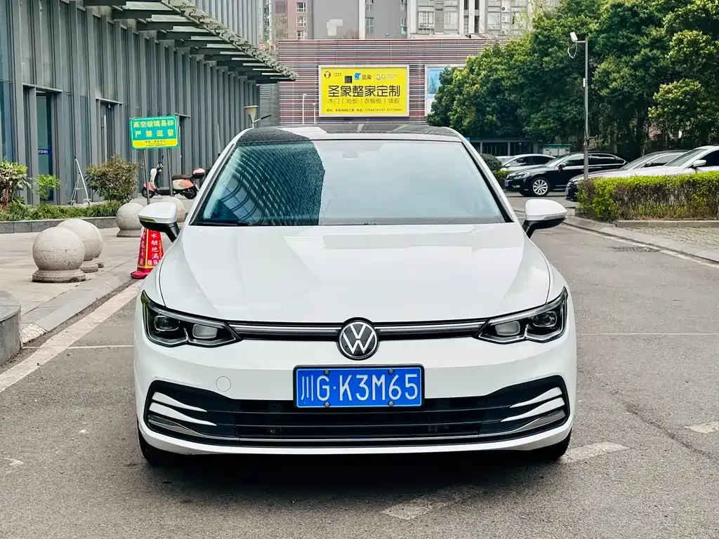 Volkswagen Golf — фото 1