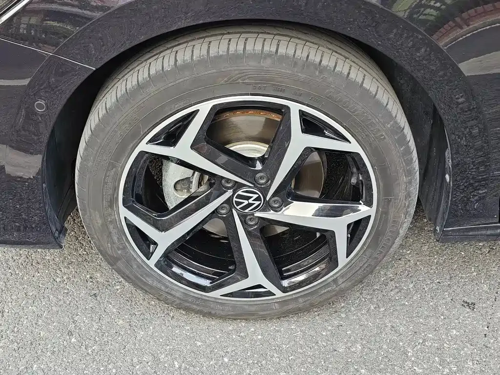 Volkswagen Passat — фото 10