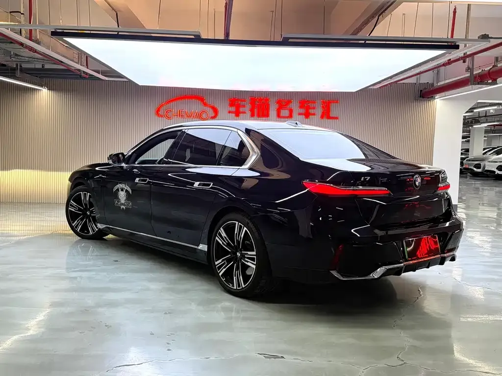 BMW i7 — фото 4
