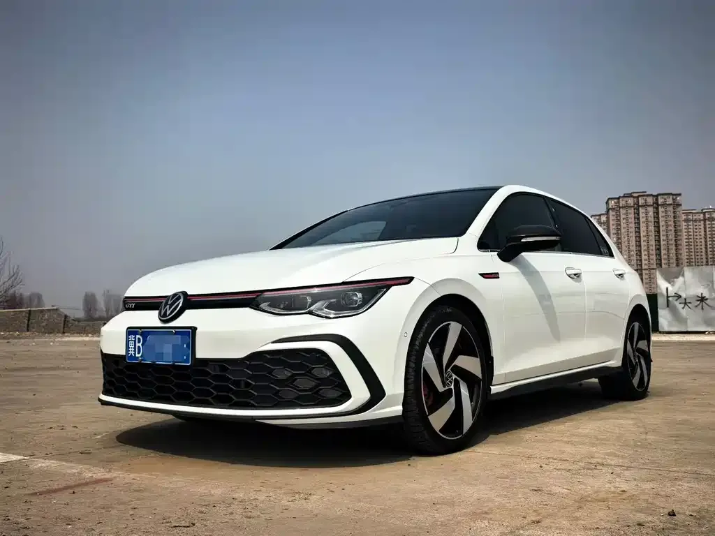 Volkswagen Golf GTI — фото 1