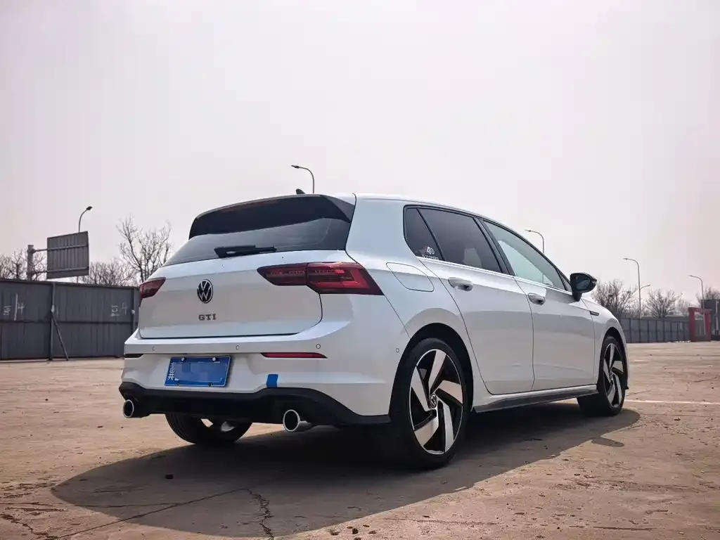 Volkswagen Golf GTI — фото 4