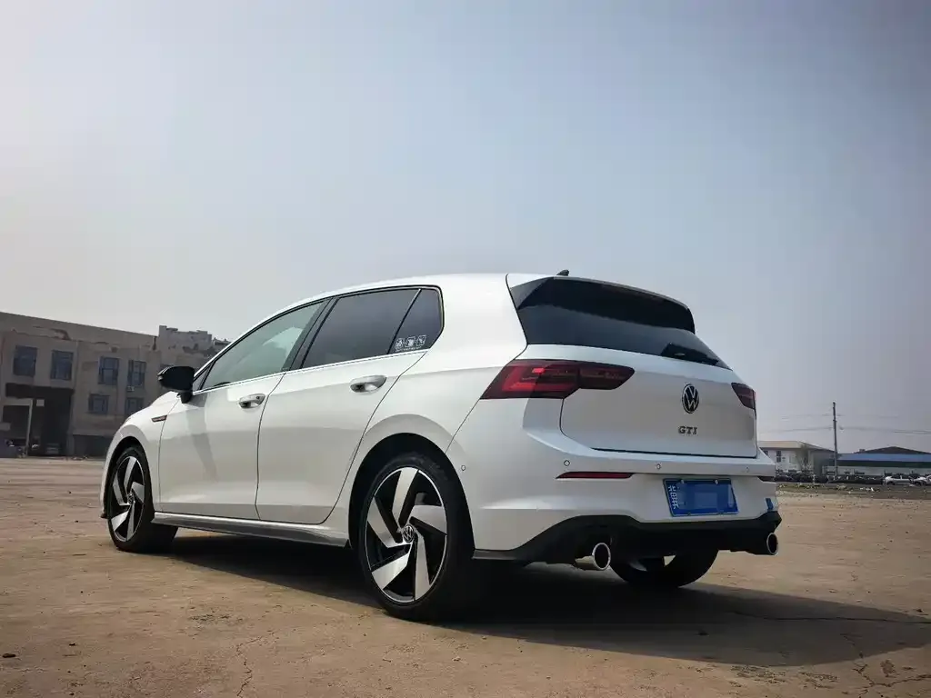 Volkswagen Golf GTI — фото 3