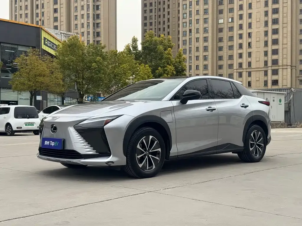Lexus RZ — фото 1