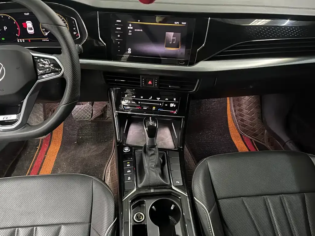 Volkswagen Passat — фото 10