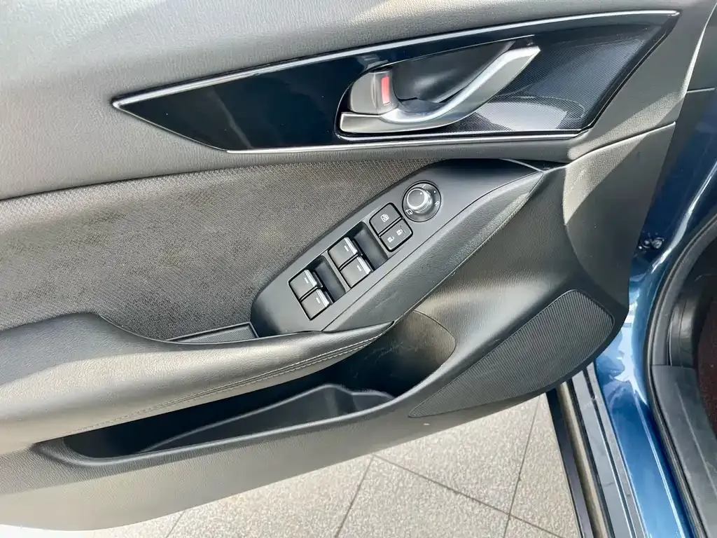 Mazda CX-4 — фото 10