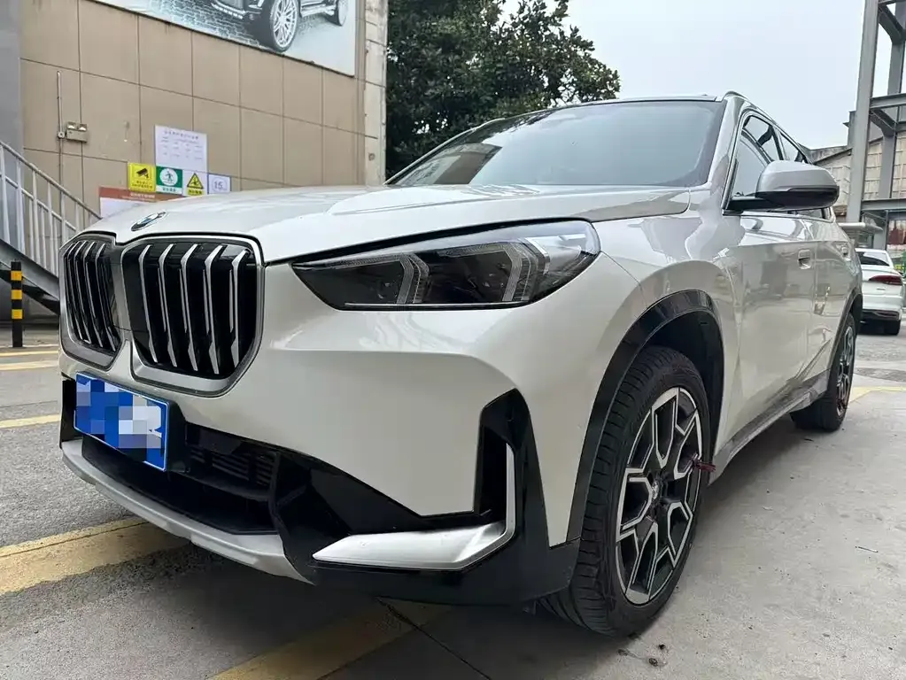 BMW X1 — фото 1
