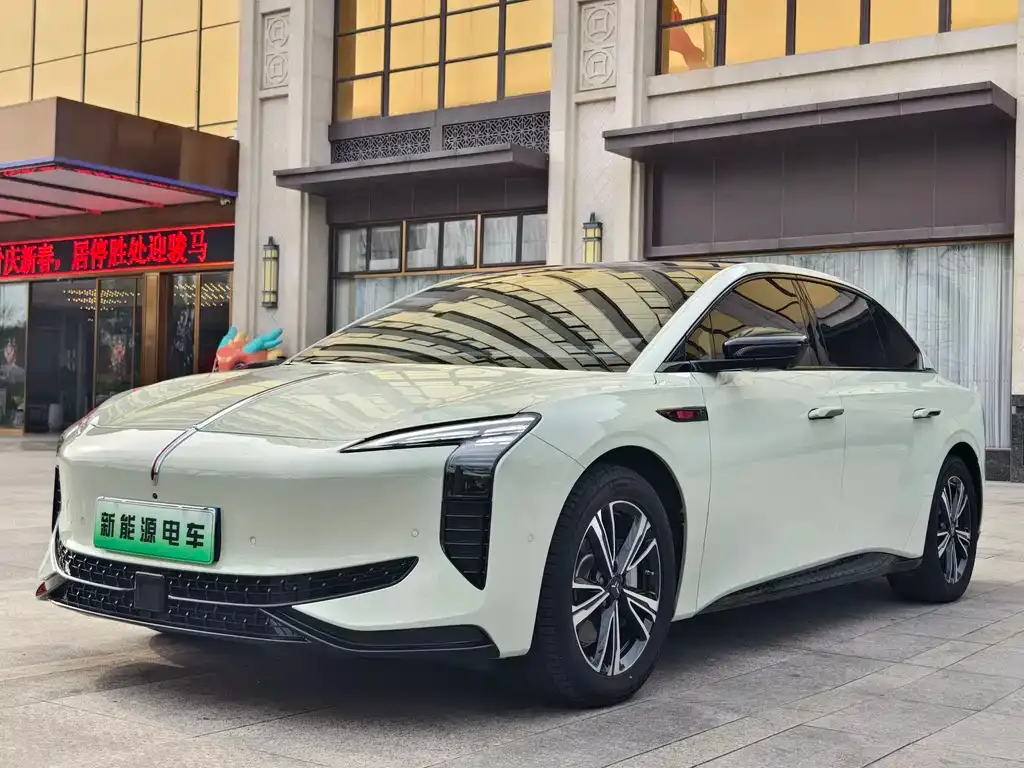 Hongqi EH7 — фото 1