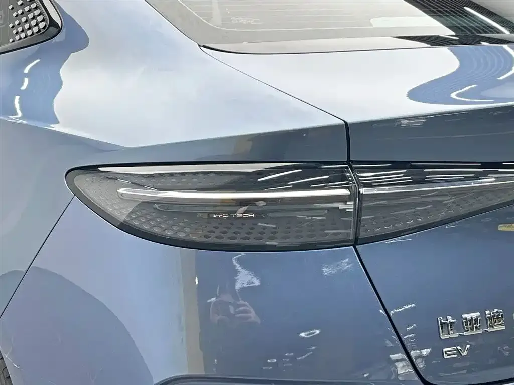 BYD Seal — фото 5