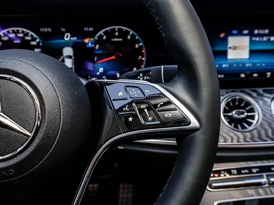 Mercedes-Benz CLS — фото 8