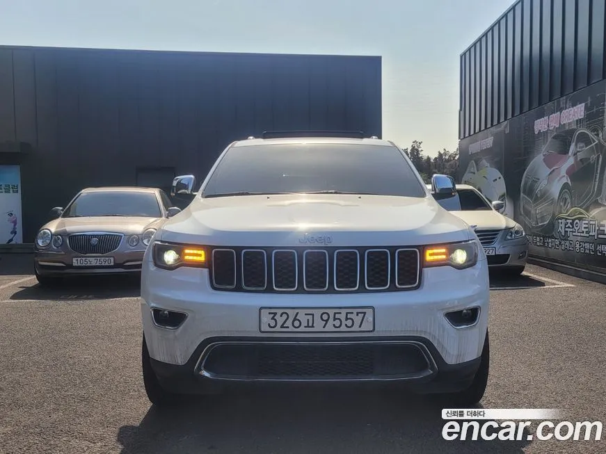 Jeep Cherokee — фото 1
