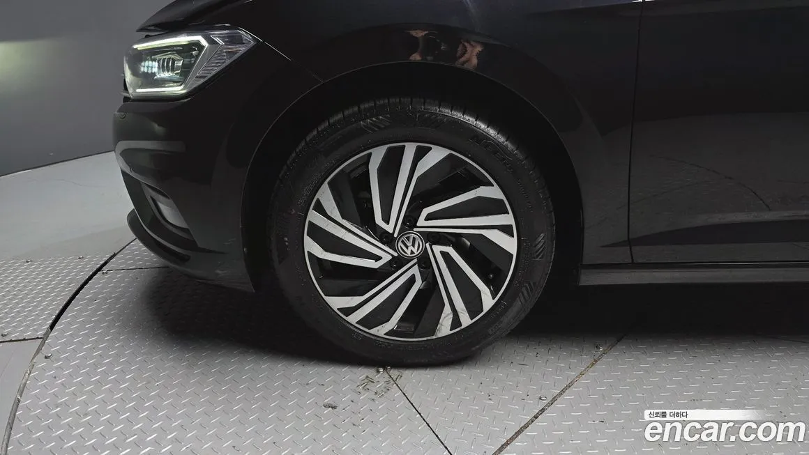 Volkswagen Jetta — фото 6