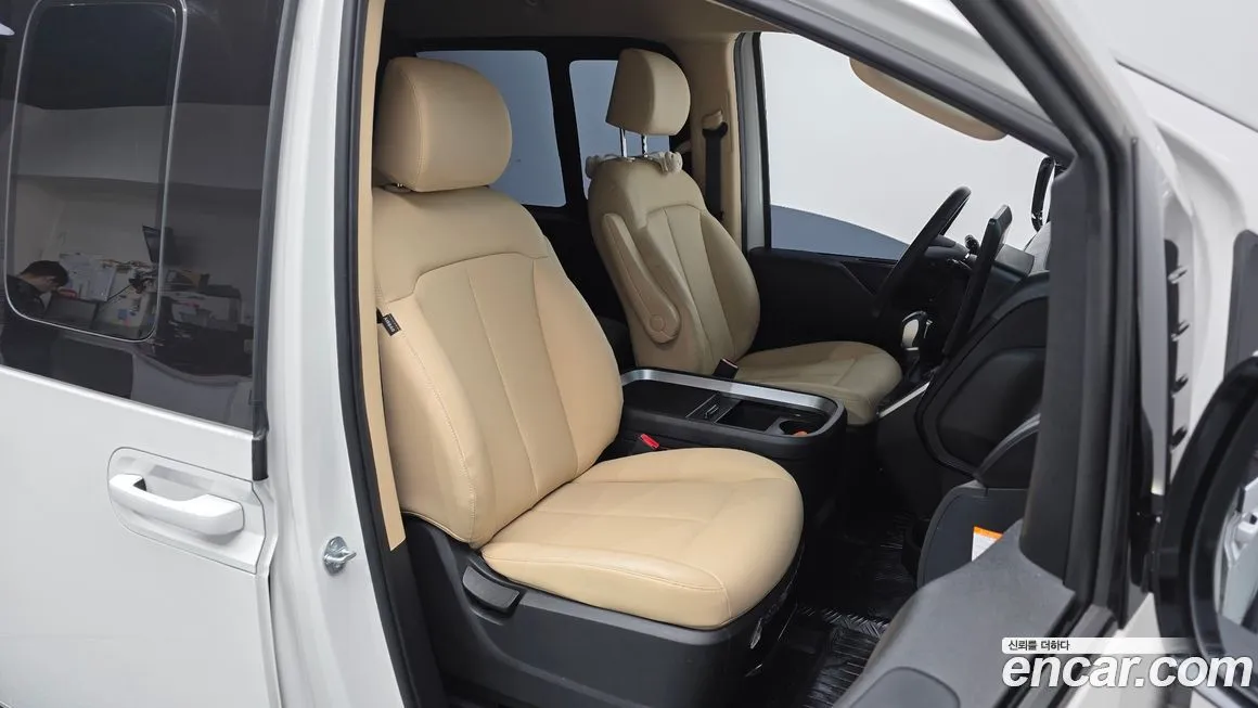 Hyundai Staria — фото 3