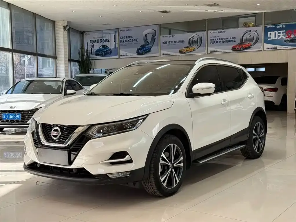 Nissan Qashqai — фото 1