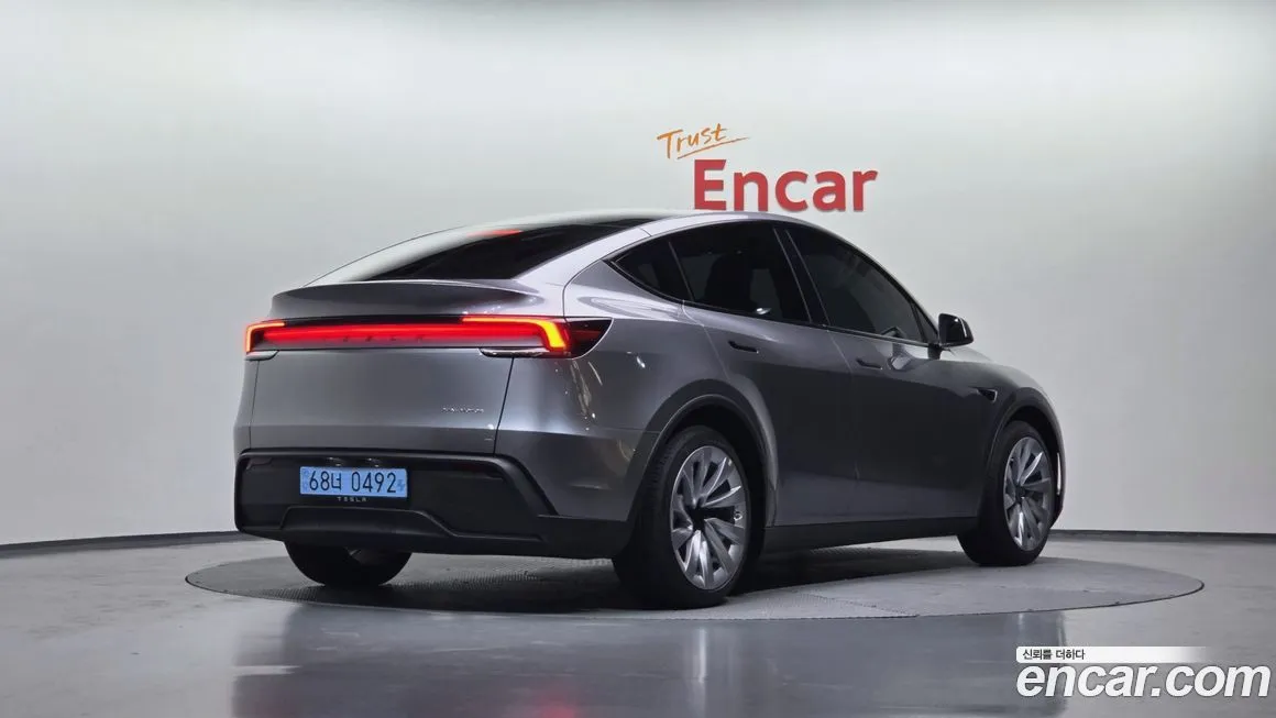 Tesla Model Y — фото 4