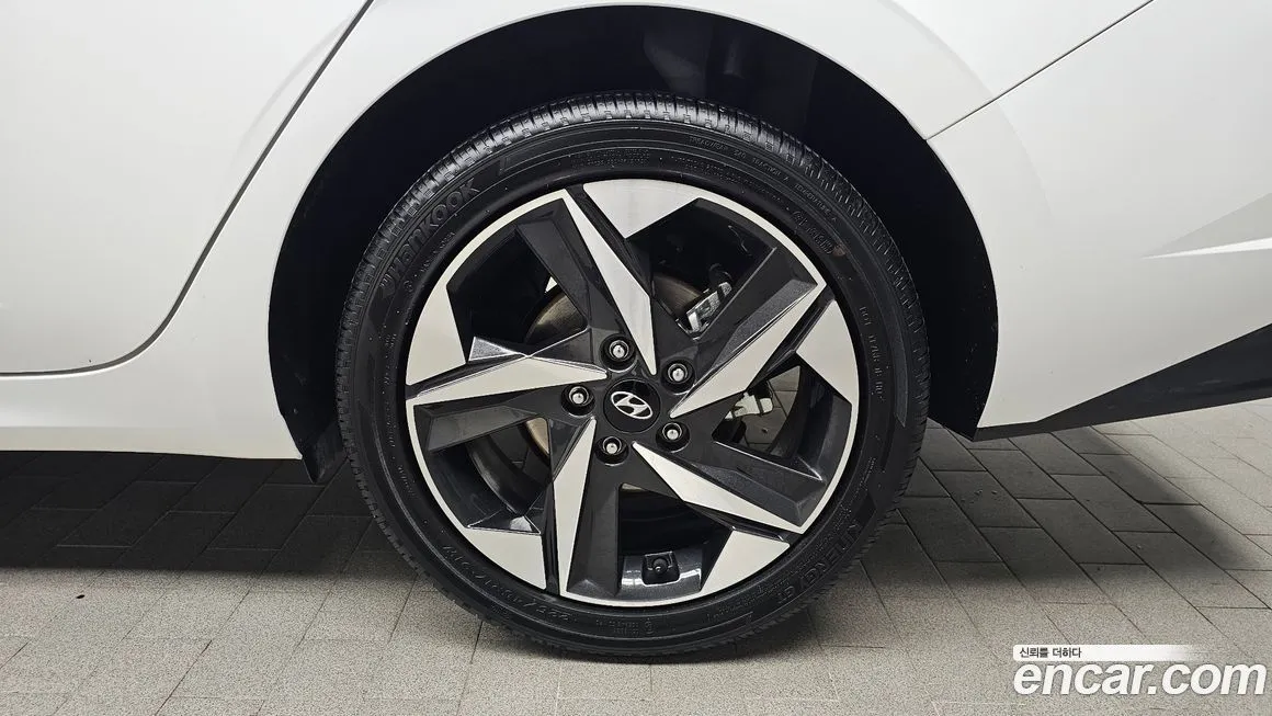 Hyundai AVANTE — фото 5