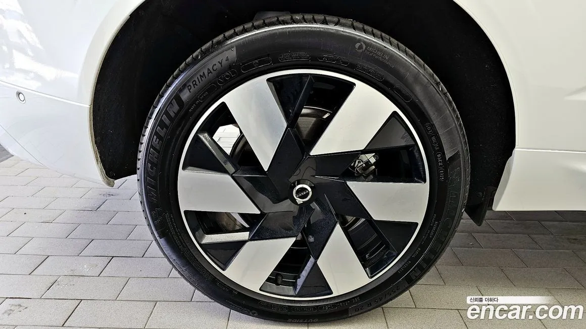 Volvo XC60 — фото 9