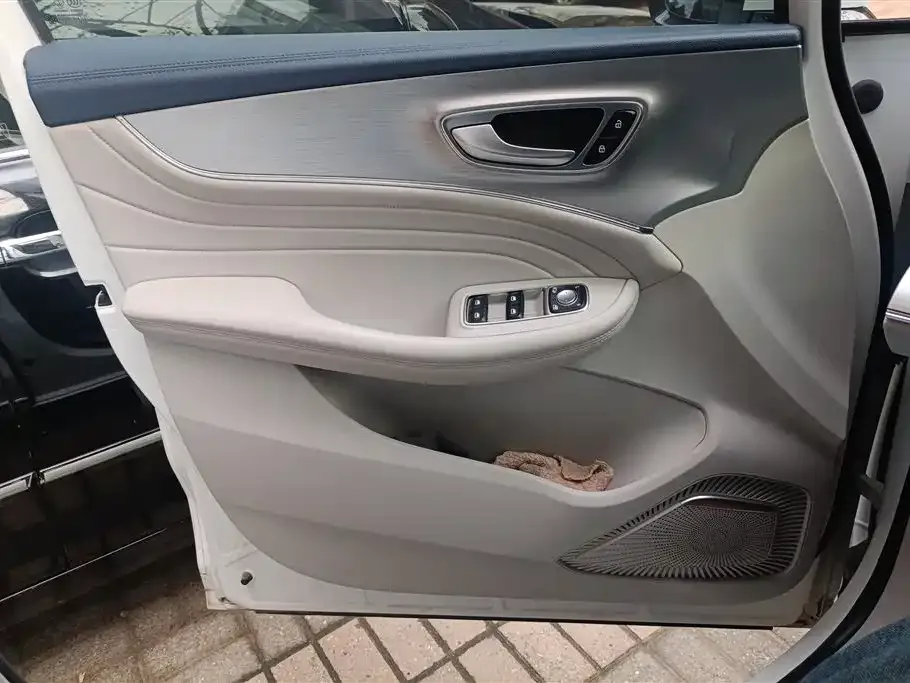Roewe iMAX8 — фото 6